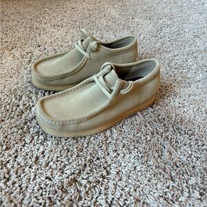 Clarks Wallabees shoes in maple suede